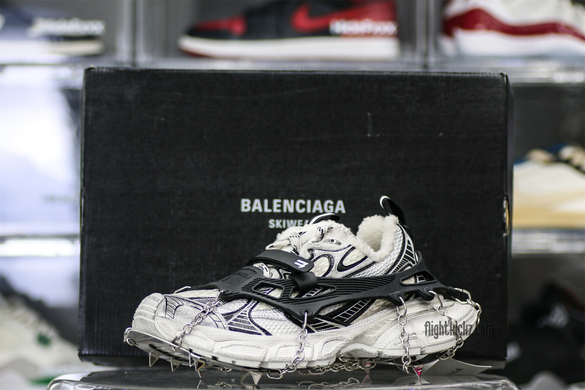 B@lenciag* 3XL Ski Sneaker in White (Removable footwear chains)