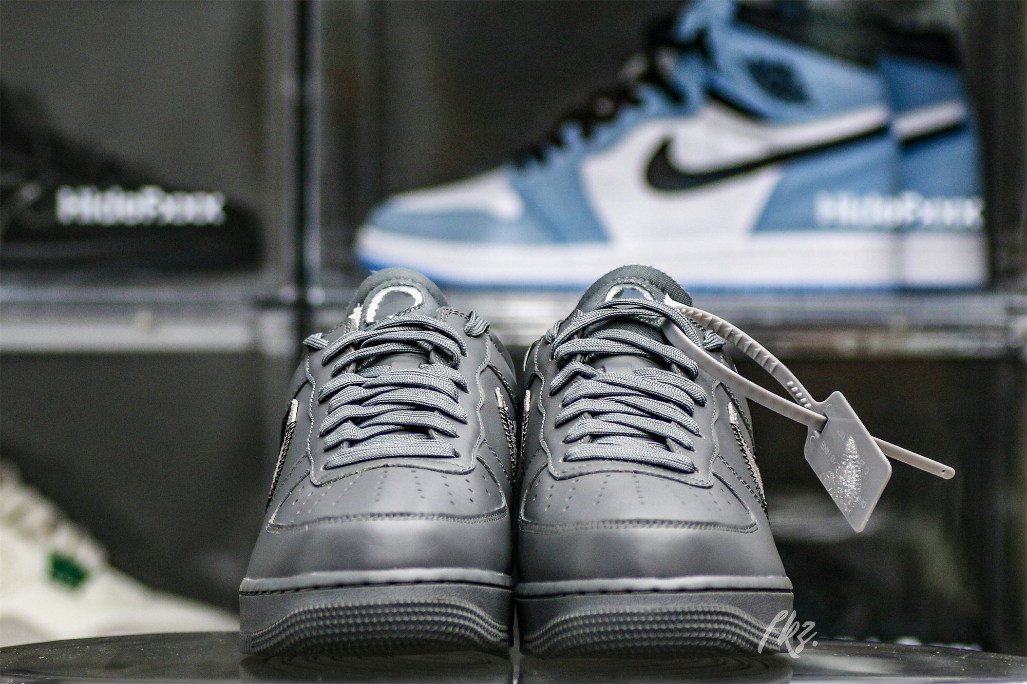 Off-White x Nike Air Force 1 Low Ghost Grey