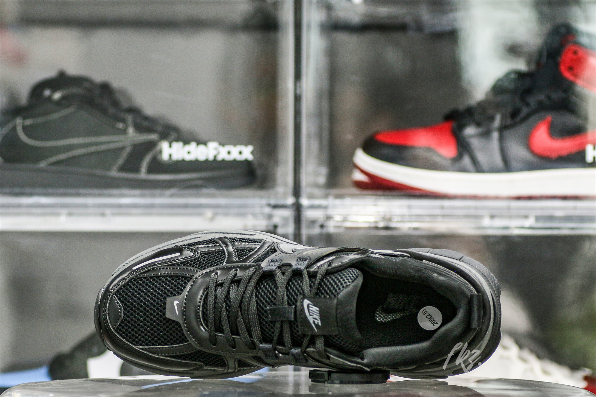 Nike V2K Run Black Dark Smoke Grey