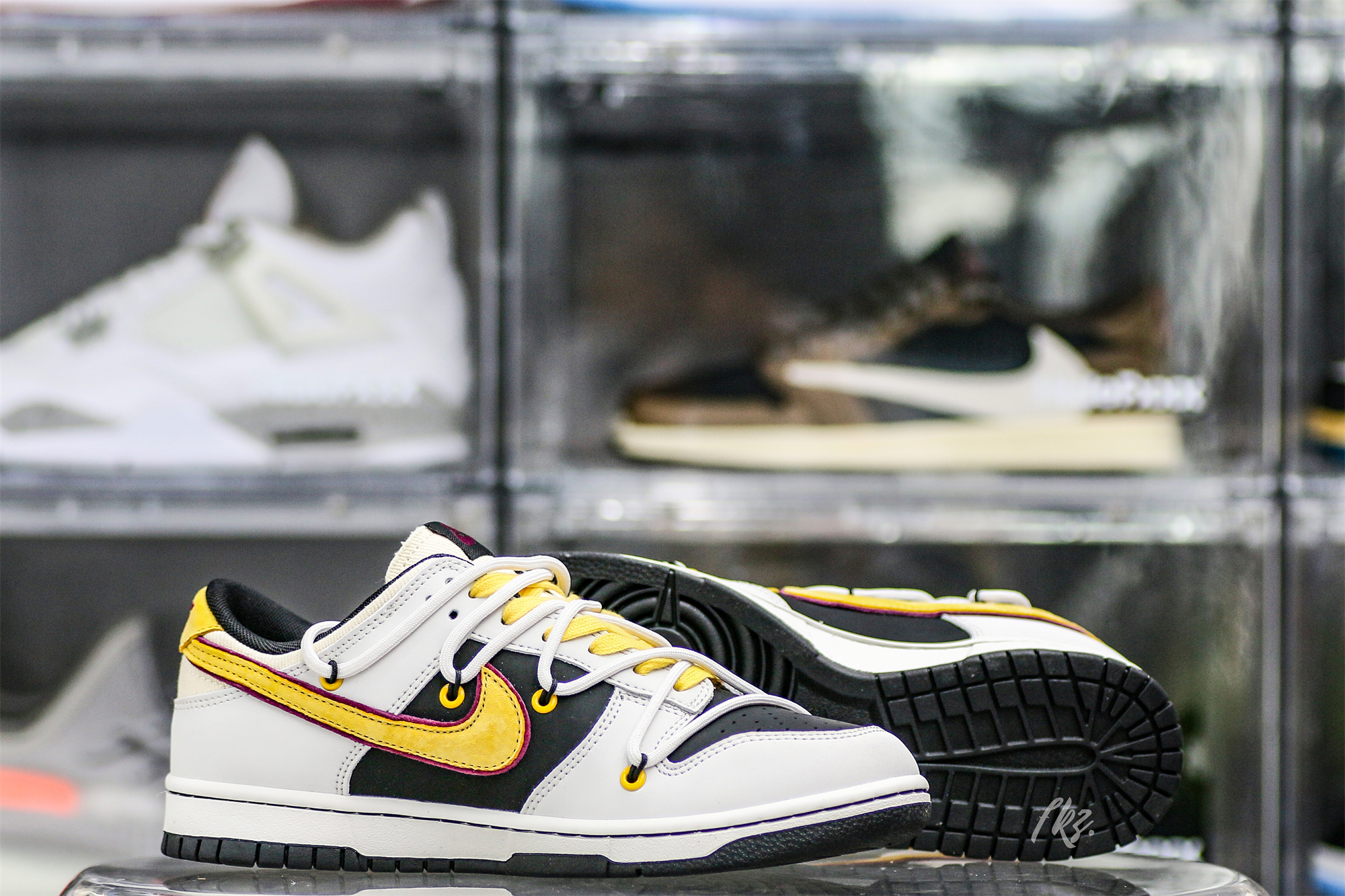 Otomo Katsuhiro x Nike Dunk One Piece Luffy White Yellow