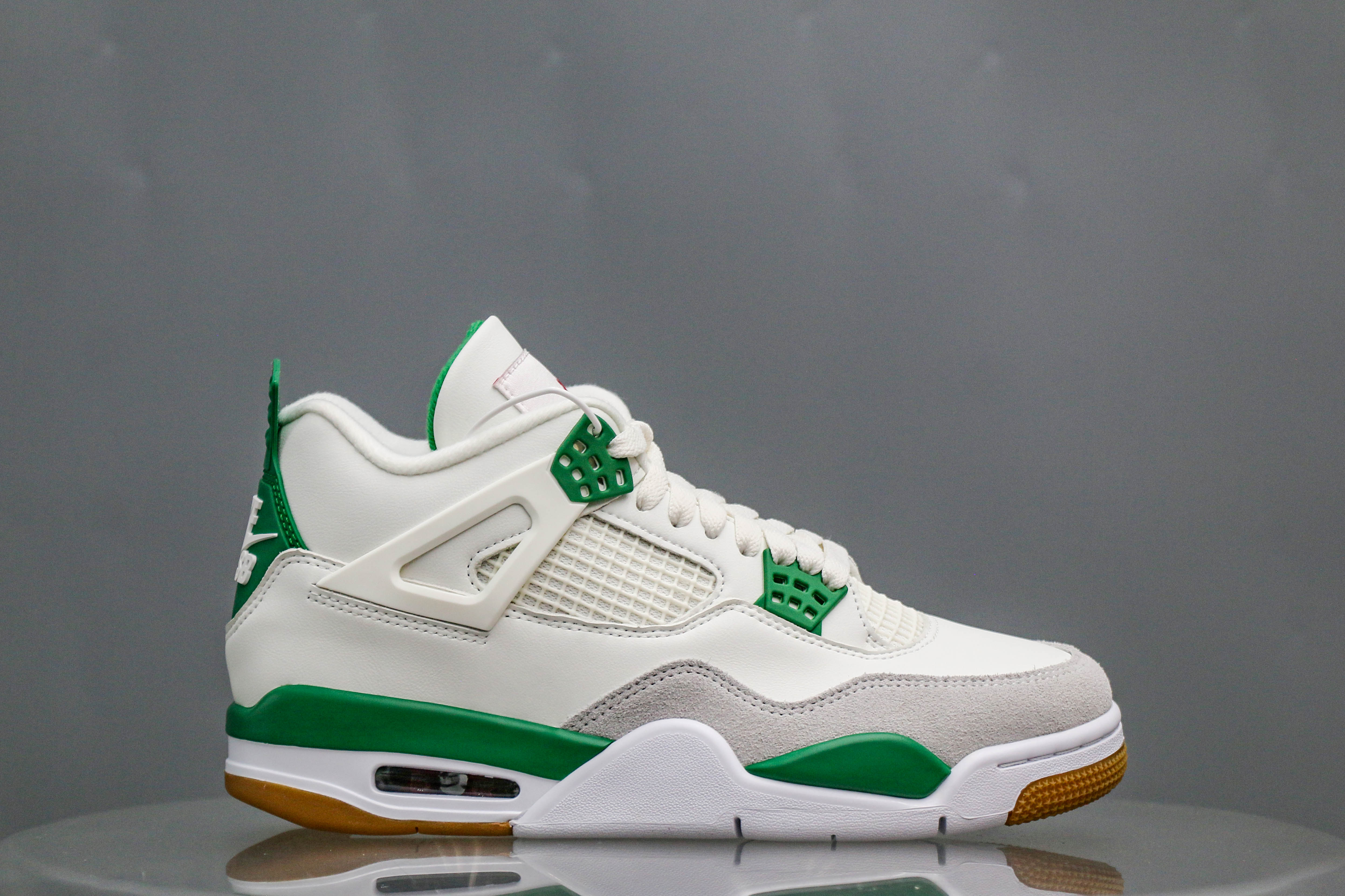 Air Jordan 4 Retro Pine Green 2023 (A2 Batch)