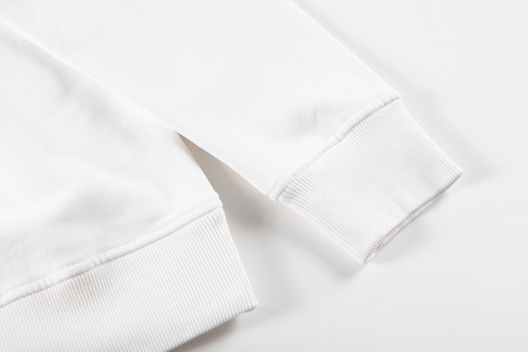 Ch*0me He**ts latest heavy-weight basic crewneck sweatshirt in white