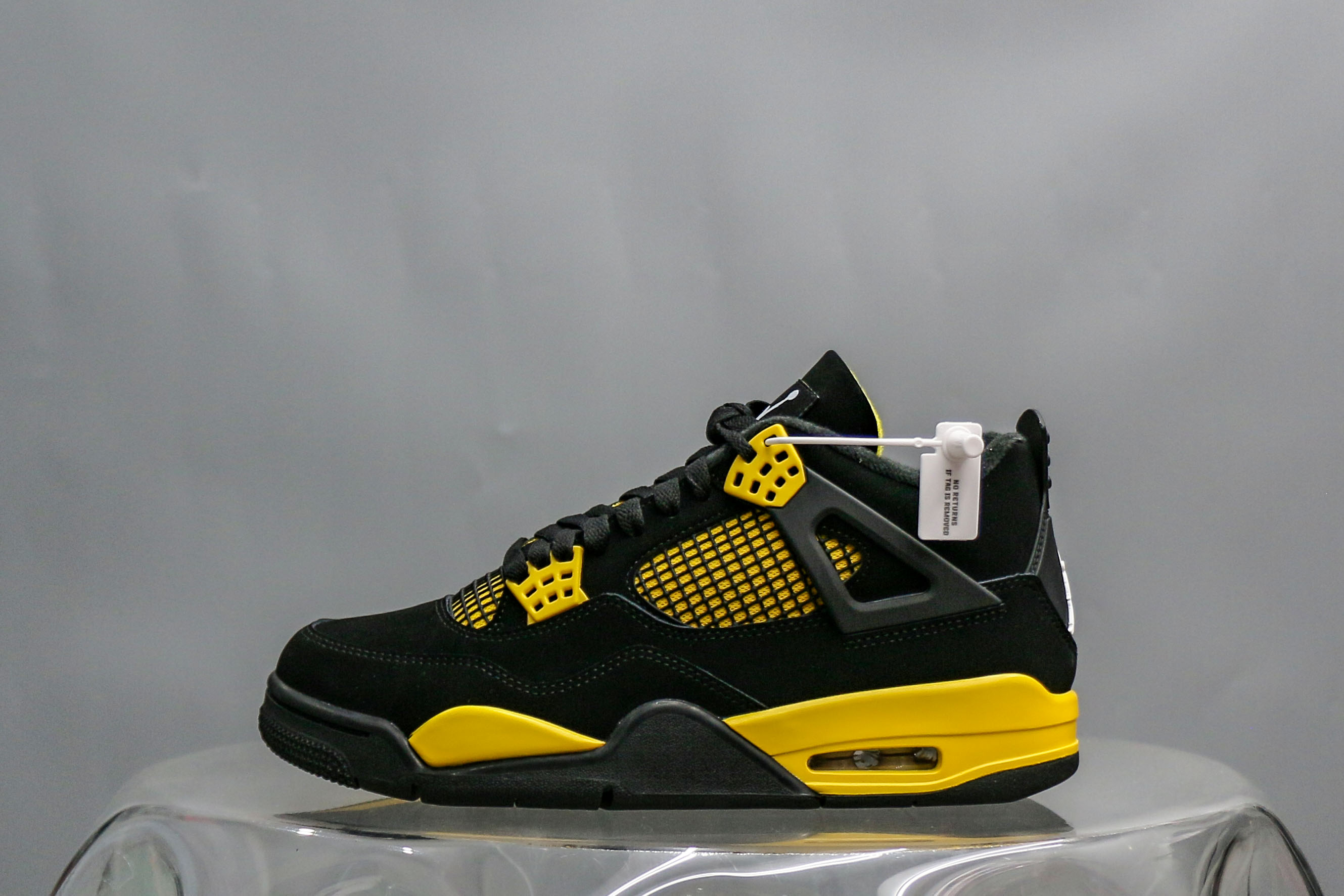 Jordan 4 Retro Thunder (2023) (A2 Batch)