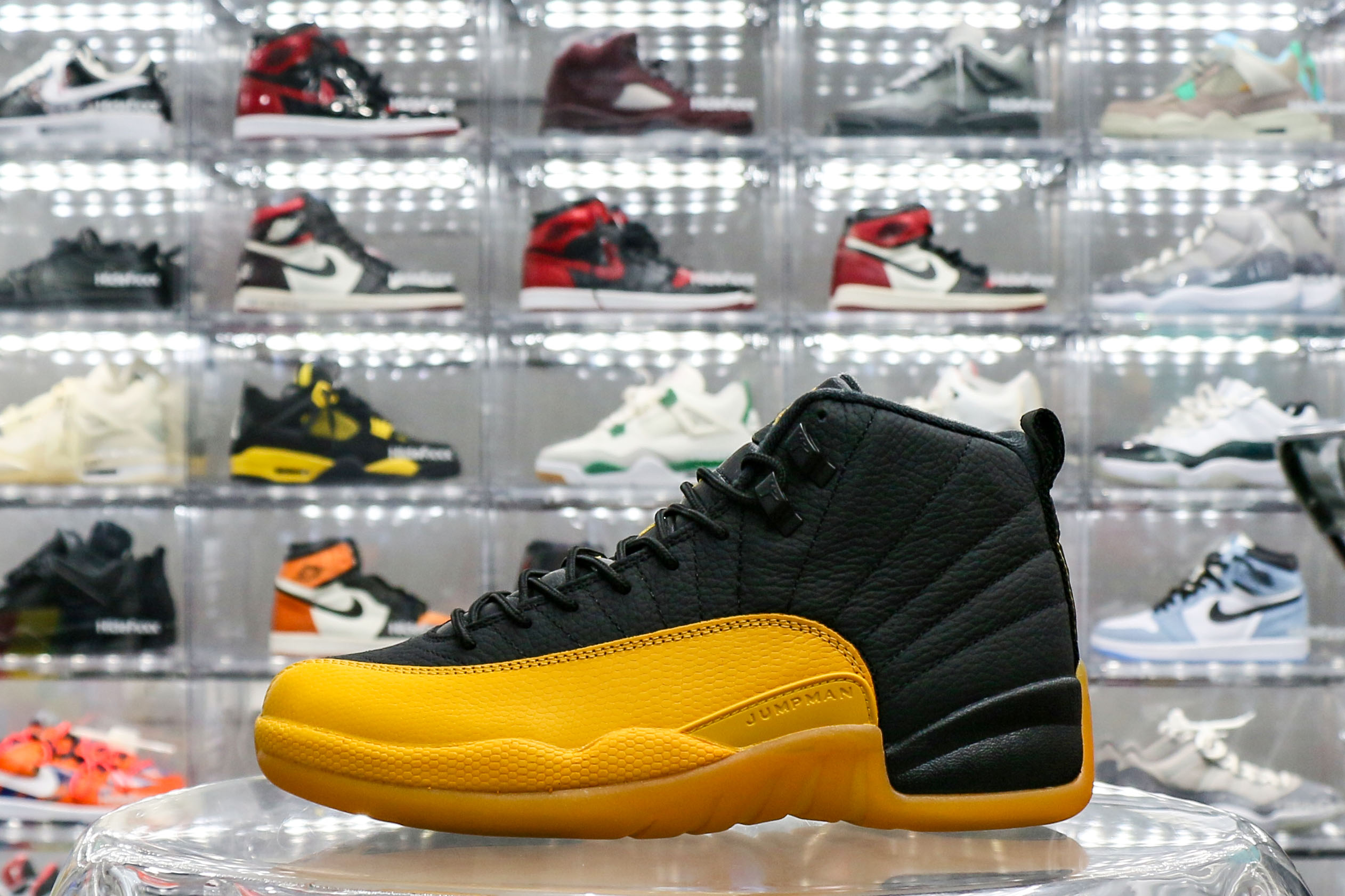 Jordan 12 Retro Black University Gold