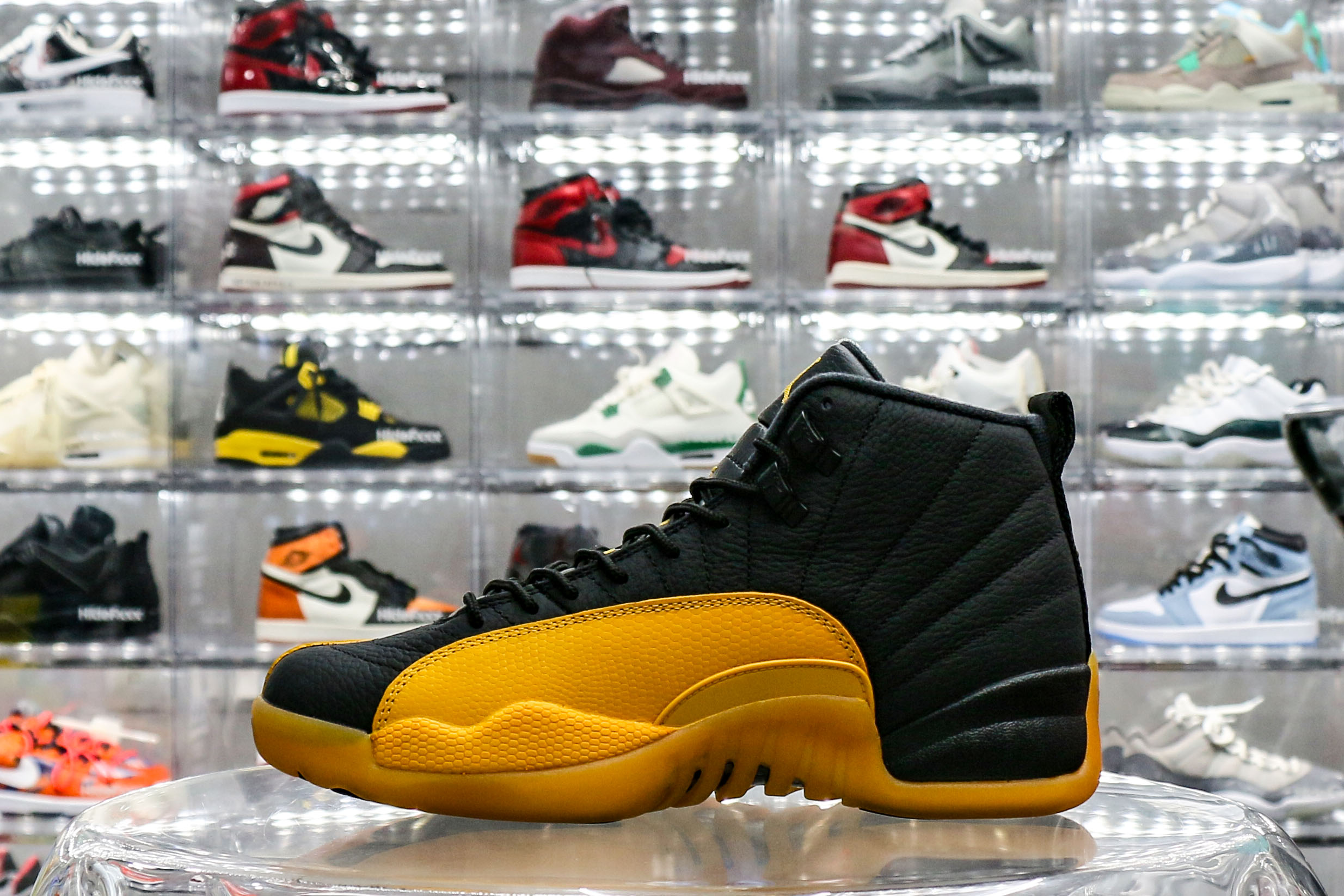 Jordan 12 Retro Black University Gold