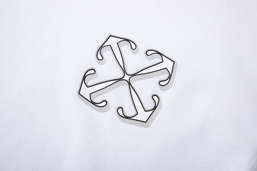 Off-White Virgil Abloh Dragon Skate. Skate T-Shirt