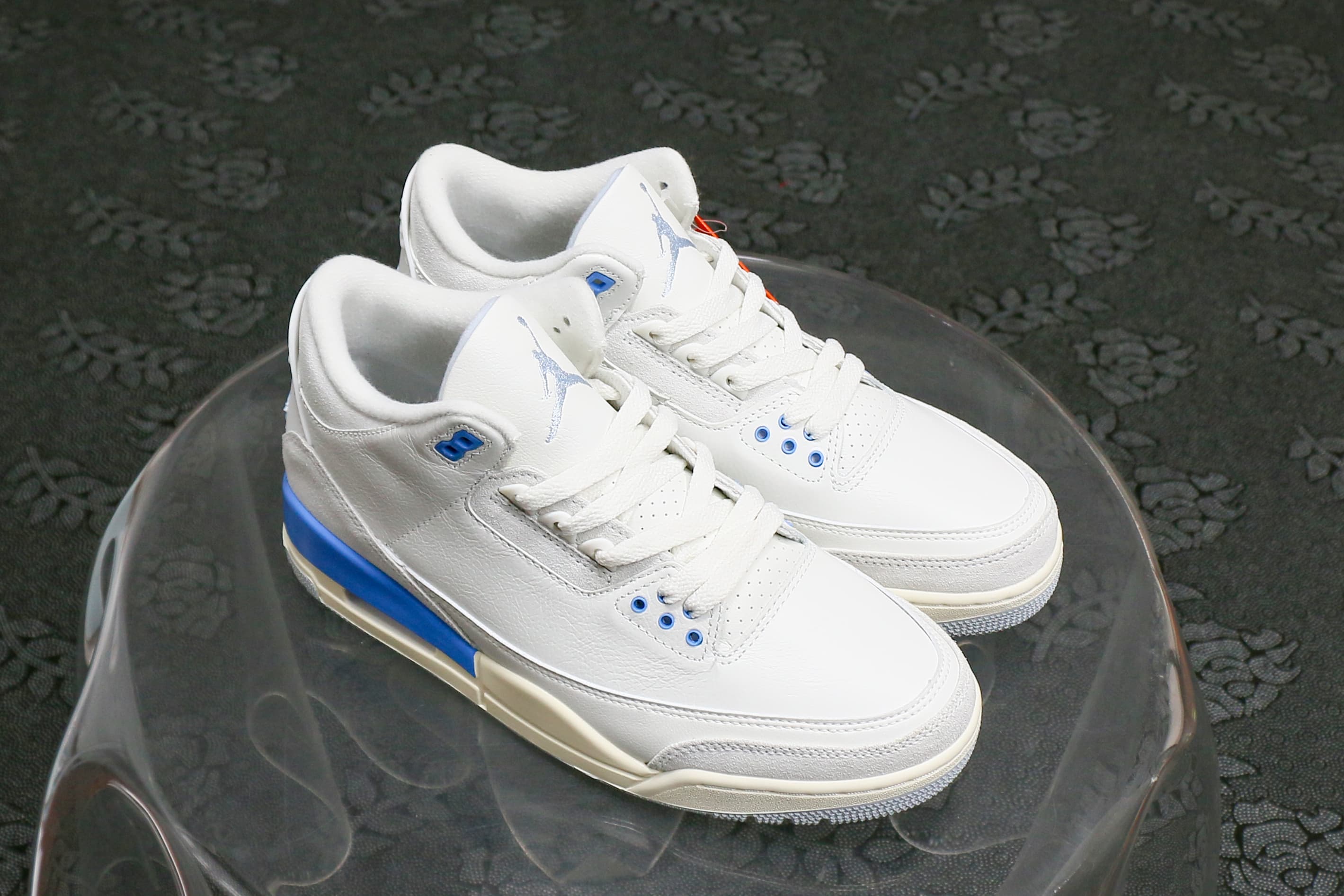 Air Jordan 3 Retro Lucky Shorts 2025