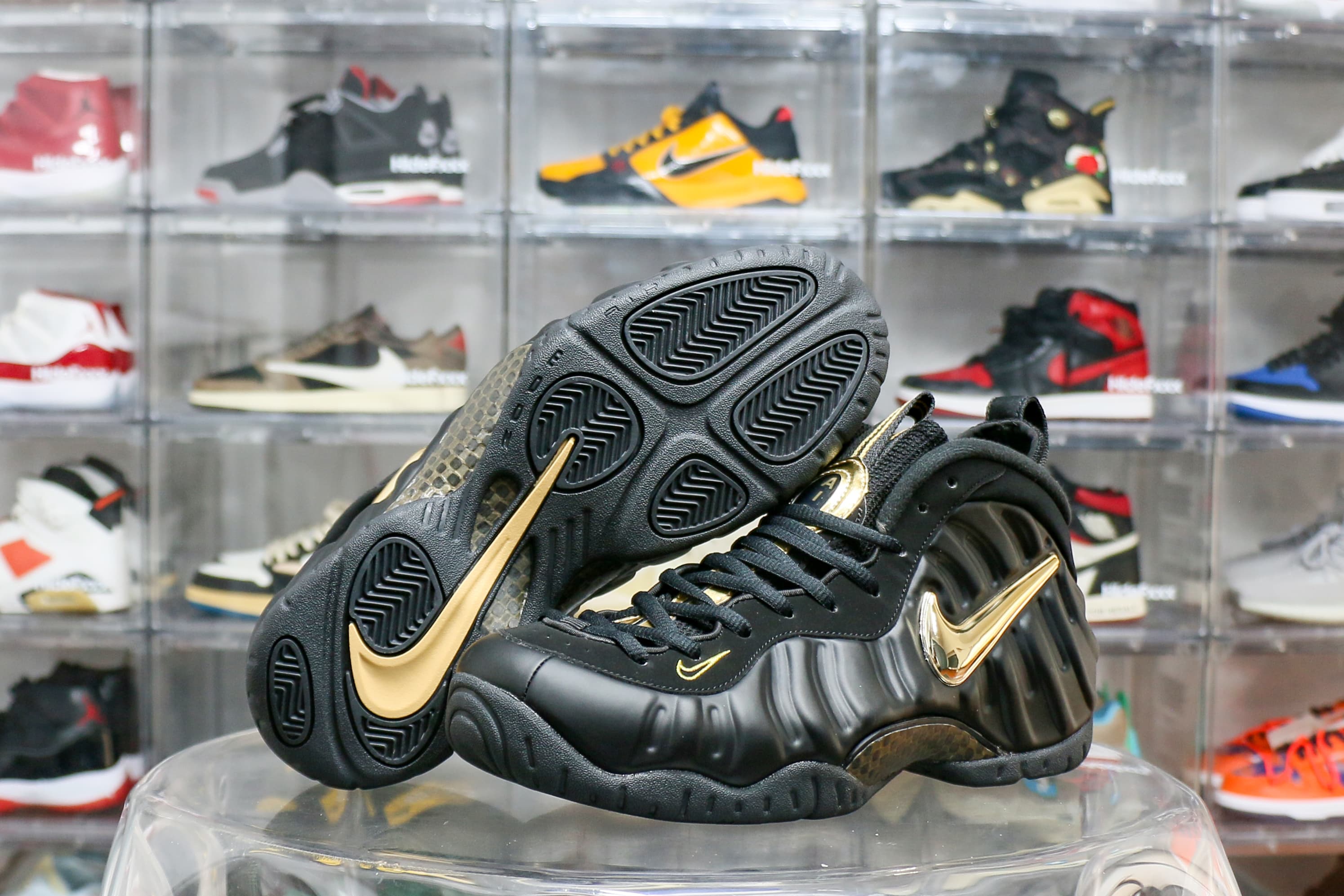 Nike Foamposite Pro Black Metallic Gold