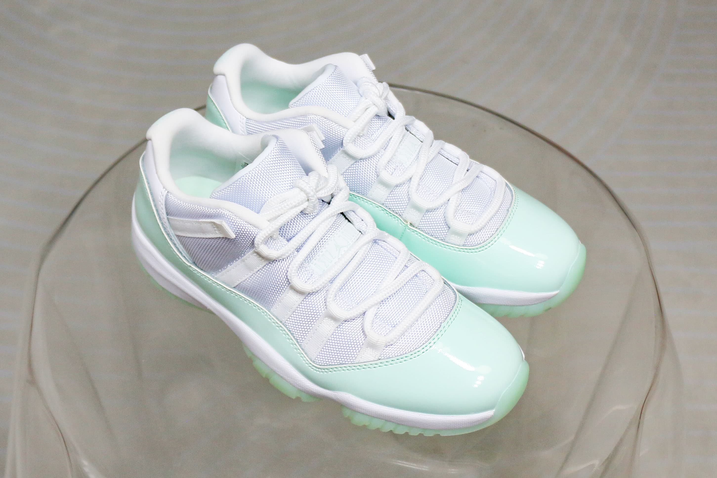 Jordan 11 Retro Low Igloo WMNS 2025