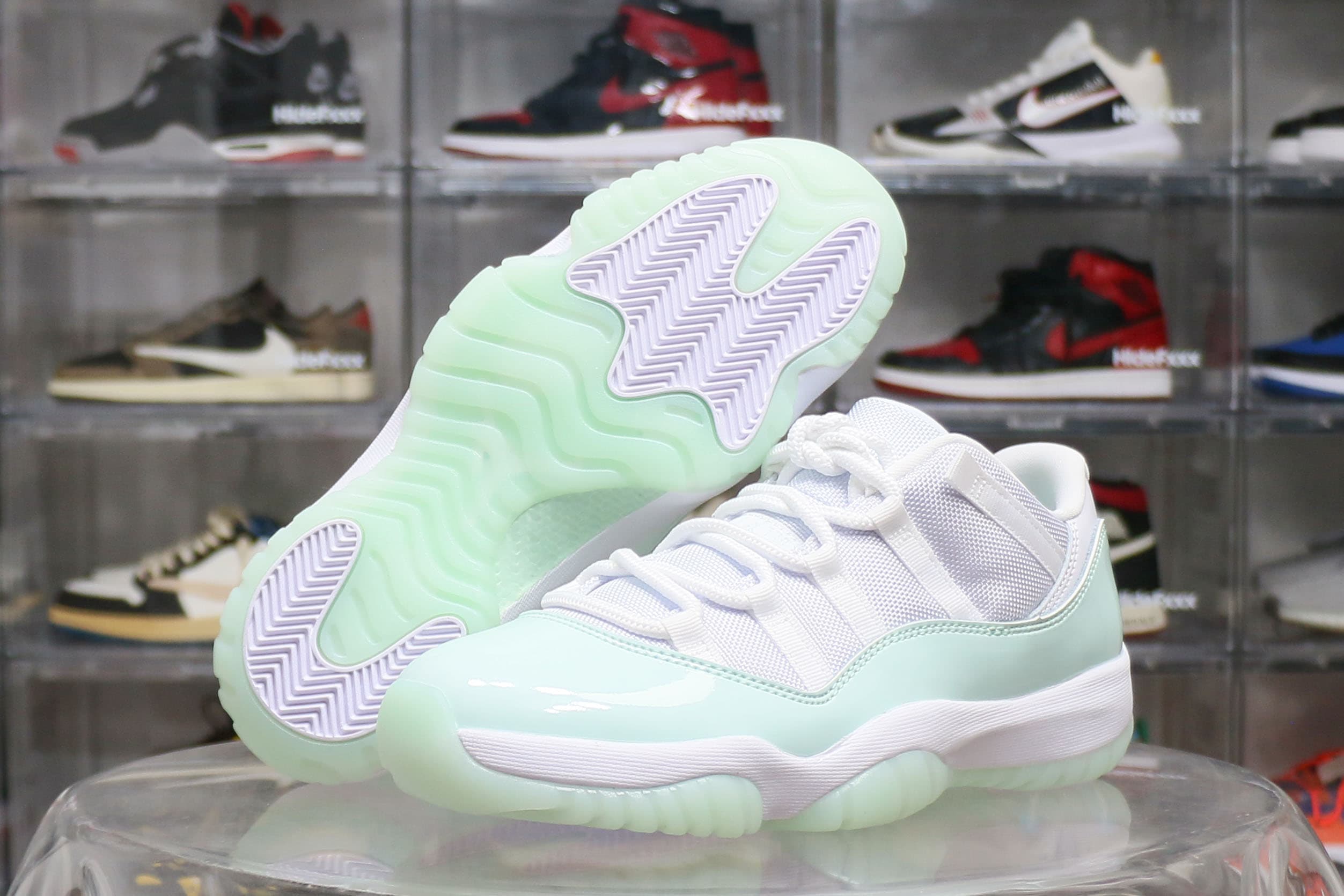 Jordan 11 Retro Low Igloo WMNS 2025