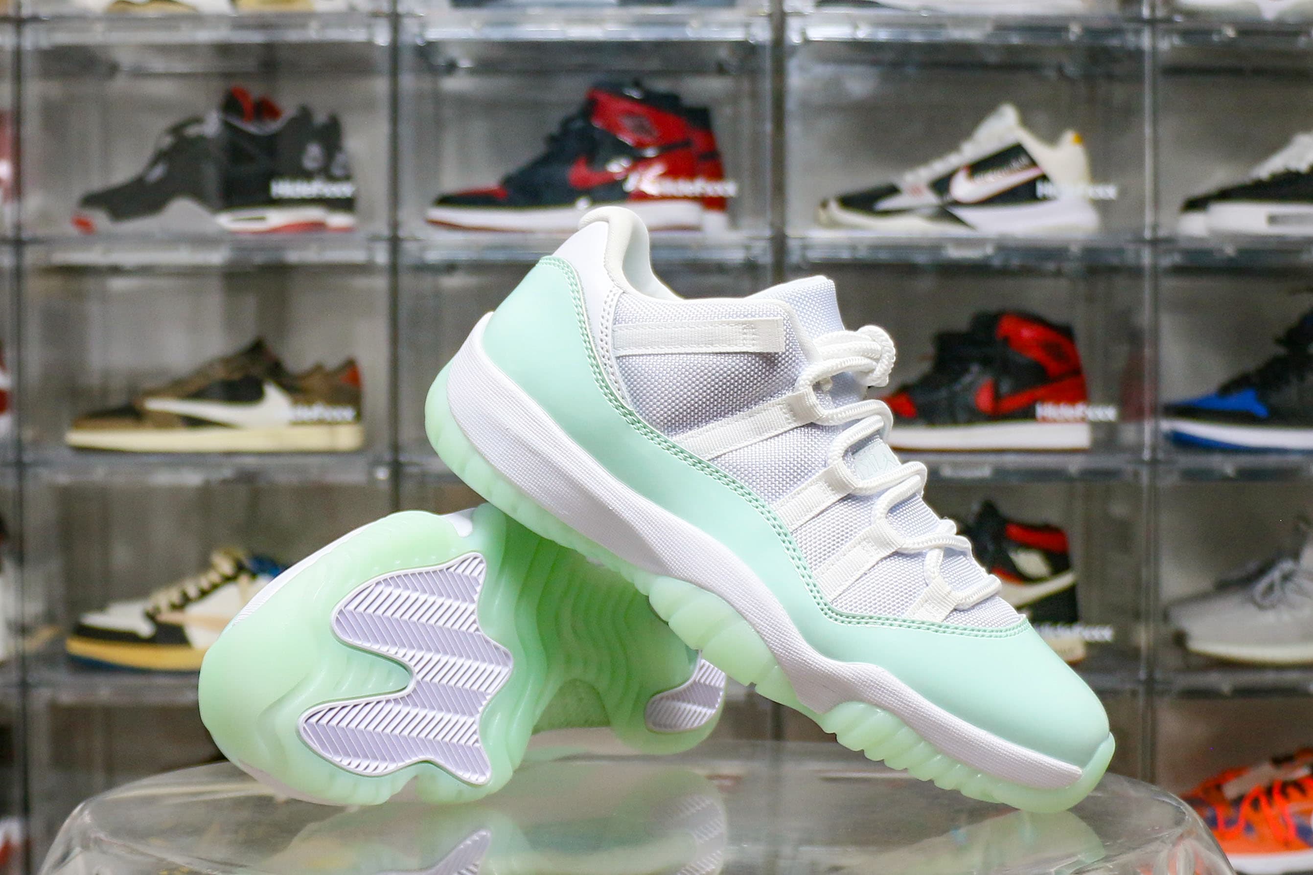 Jordan 11 Retro Low Igloo WMNS 2025