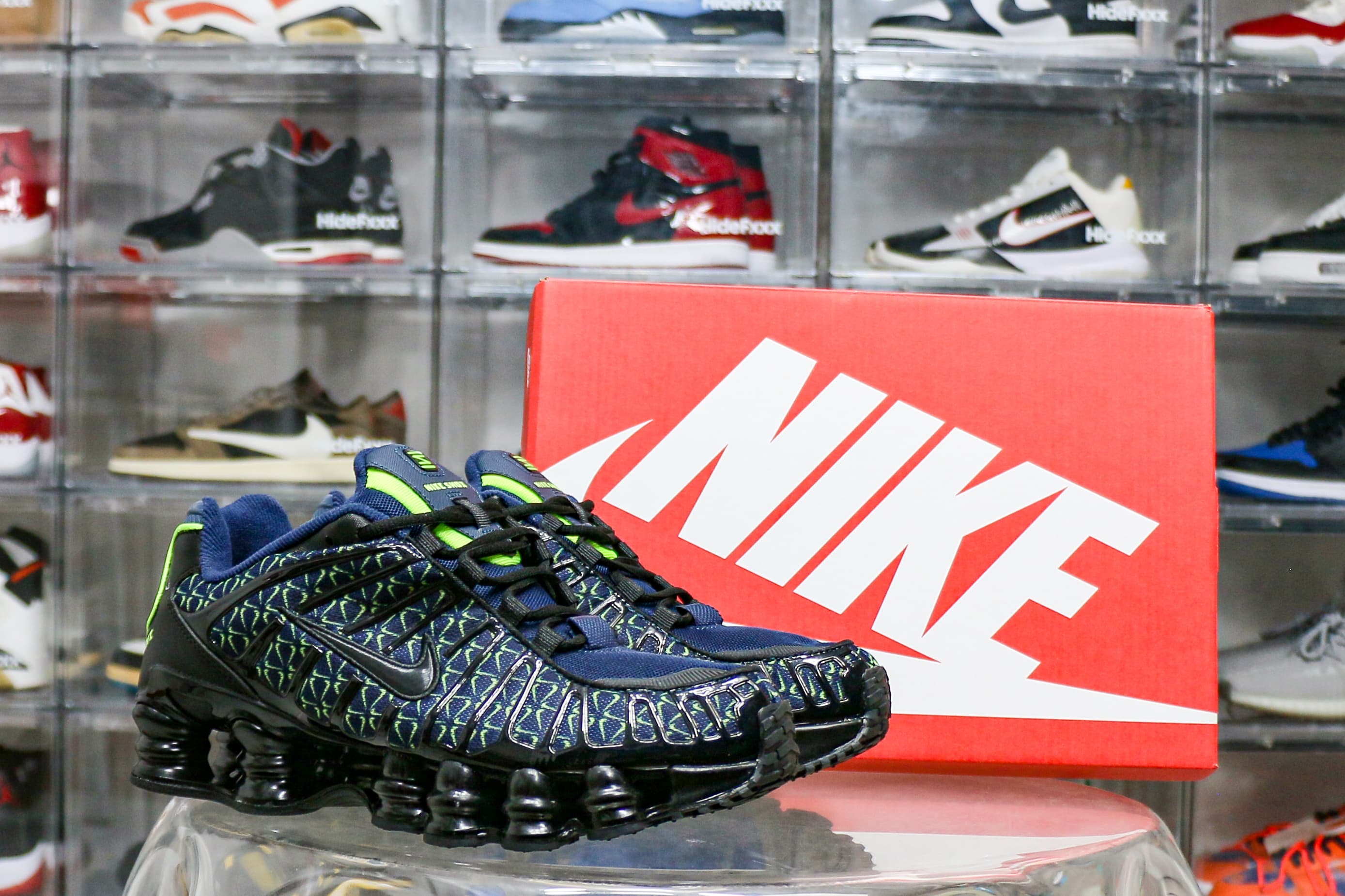 Nike Shox TL Mini Swoosh Obsidian Black Volt