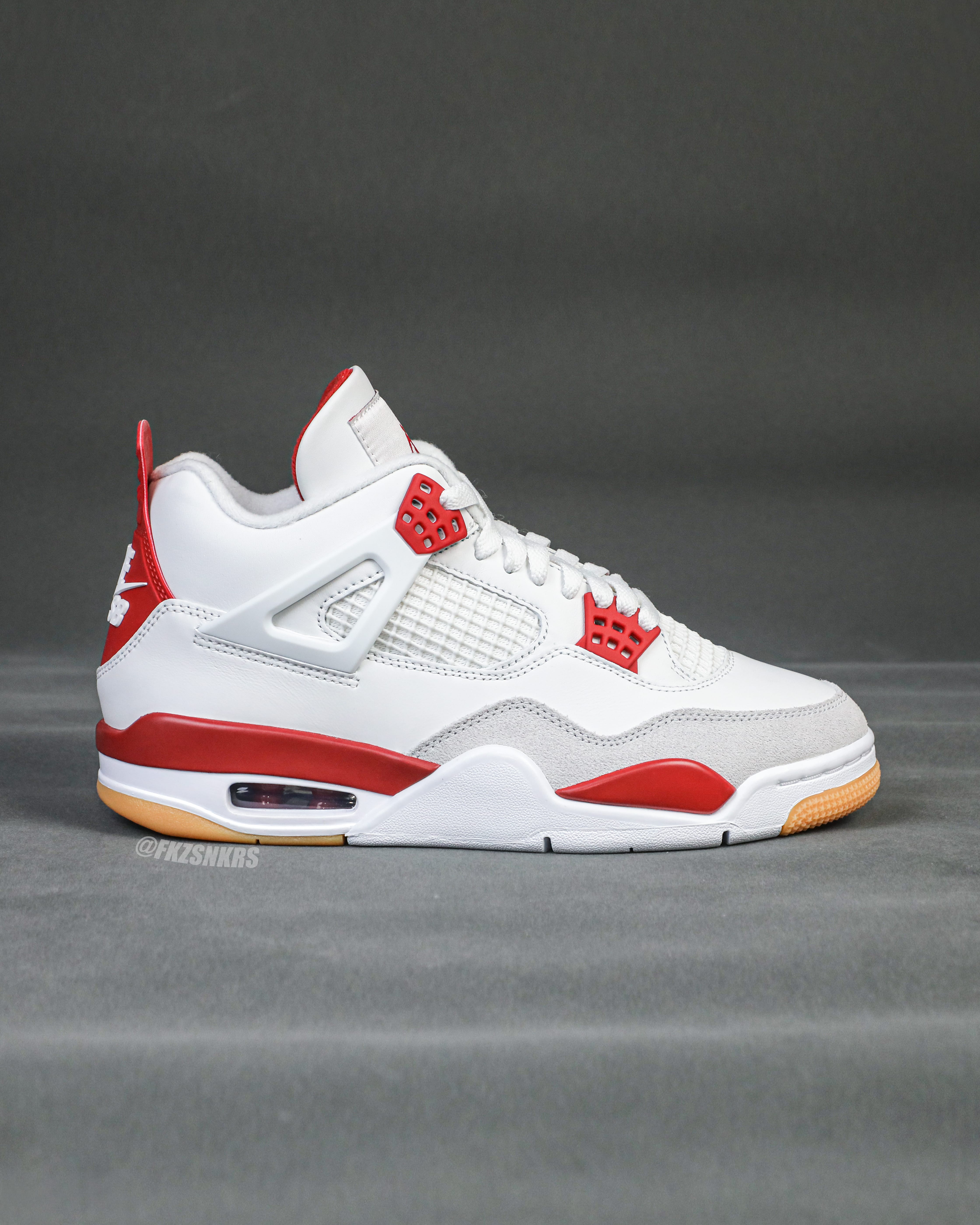 Nike SB x Air Jordan 4 Varsity Red is a Family & Friends (LN5 A1 Batch)