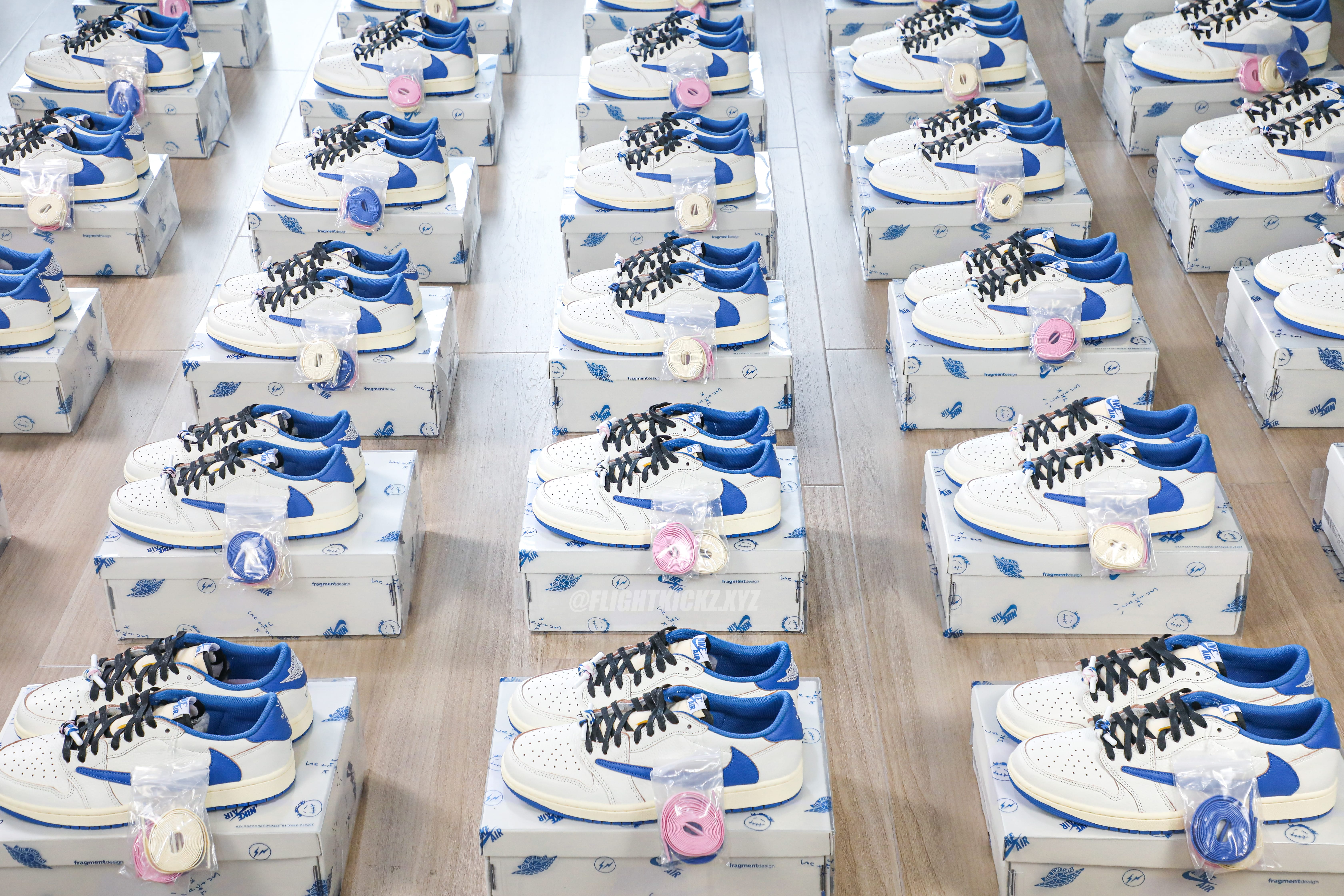 Travis Scott x Fragment x Air Jordan 1 Low OG (Ln5 A1)