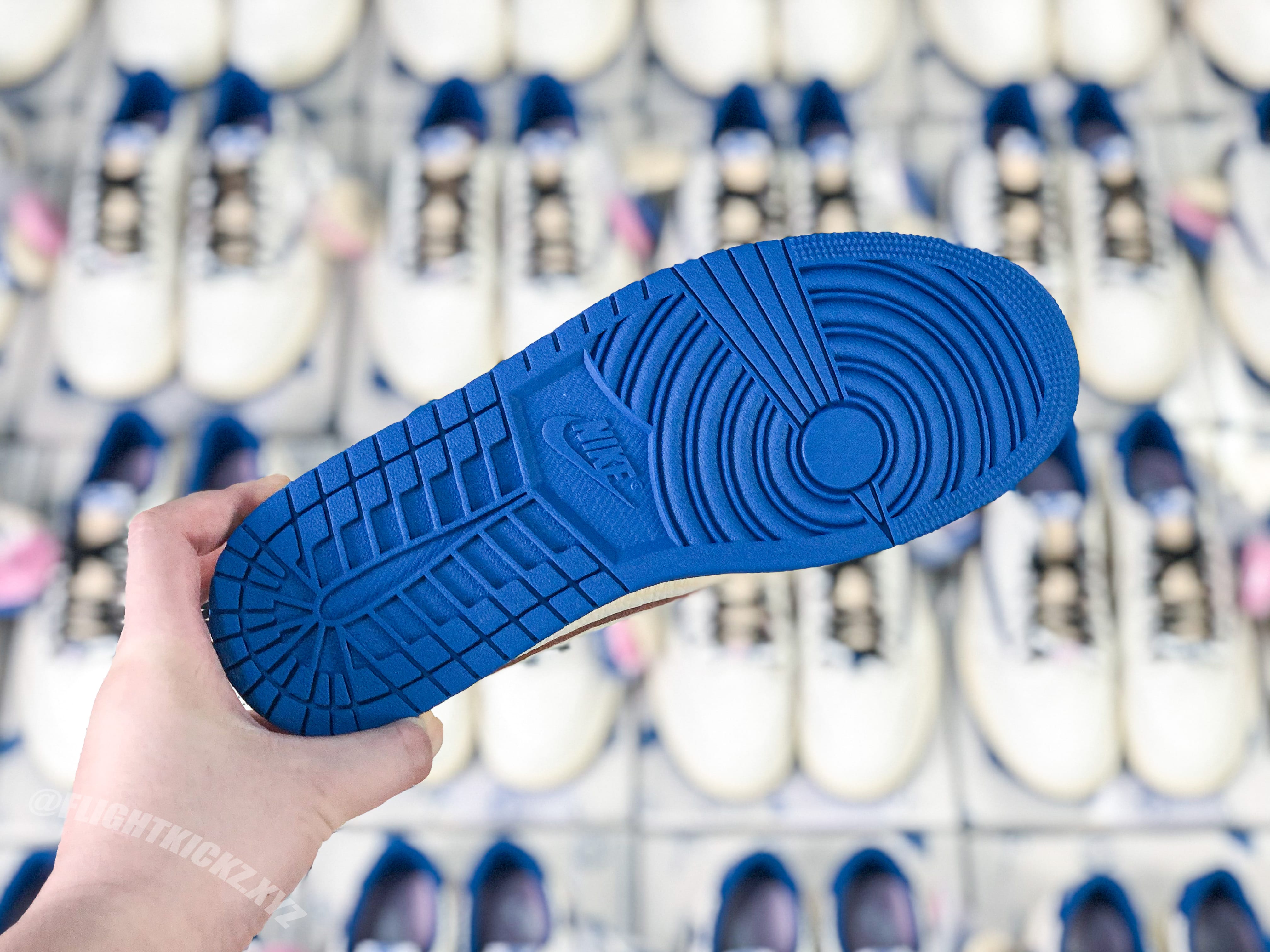 Travis Scott x Fragment x Air Jordan 1 Low OG (Ln5 A1)